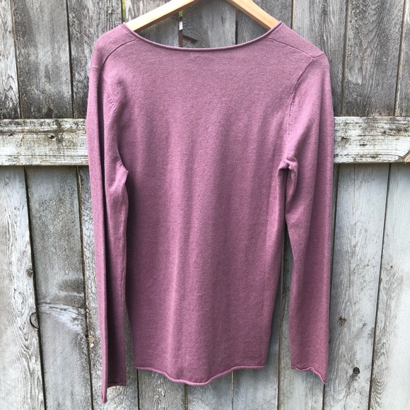 Lambswool Blend Light V-neck Sweater - Picture 2 of 3